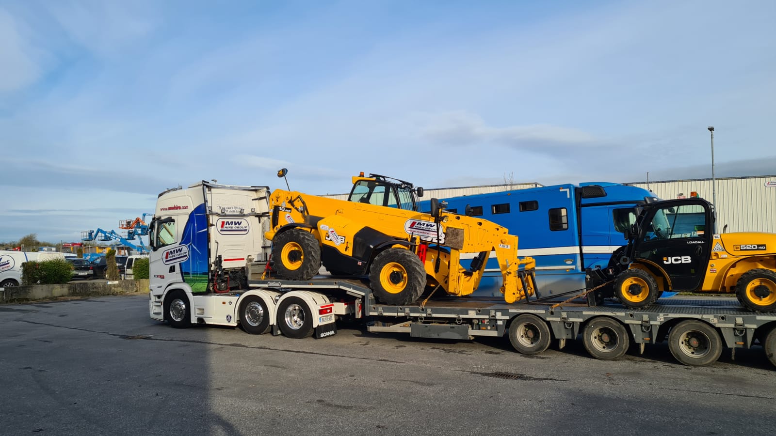 JCB 20 Meter and 4 meter heading away... SOLD